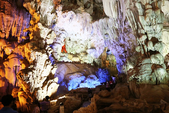 Dong-Thien-Cung-ha-long-1-ngay